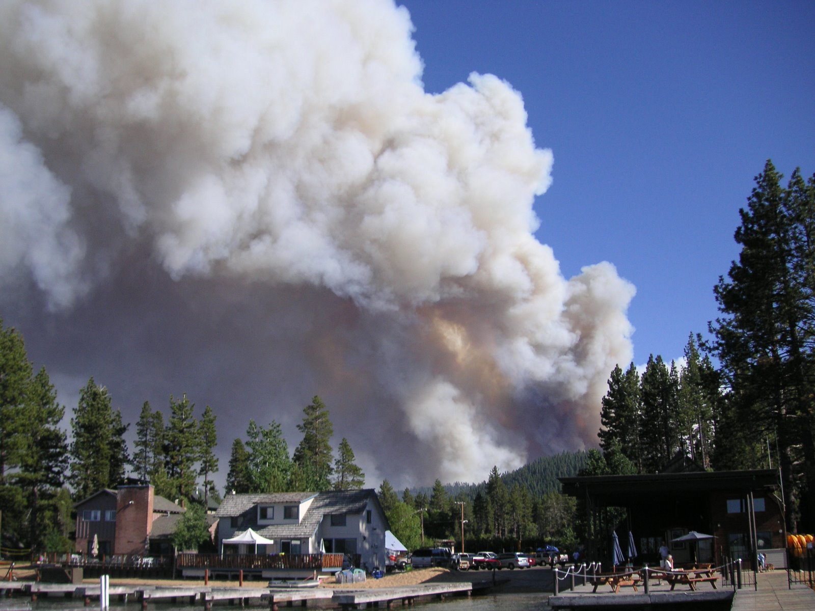 [angora_fire_day1_001.JPG]