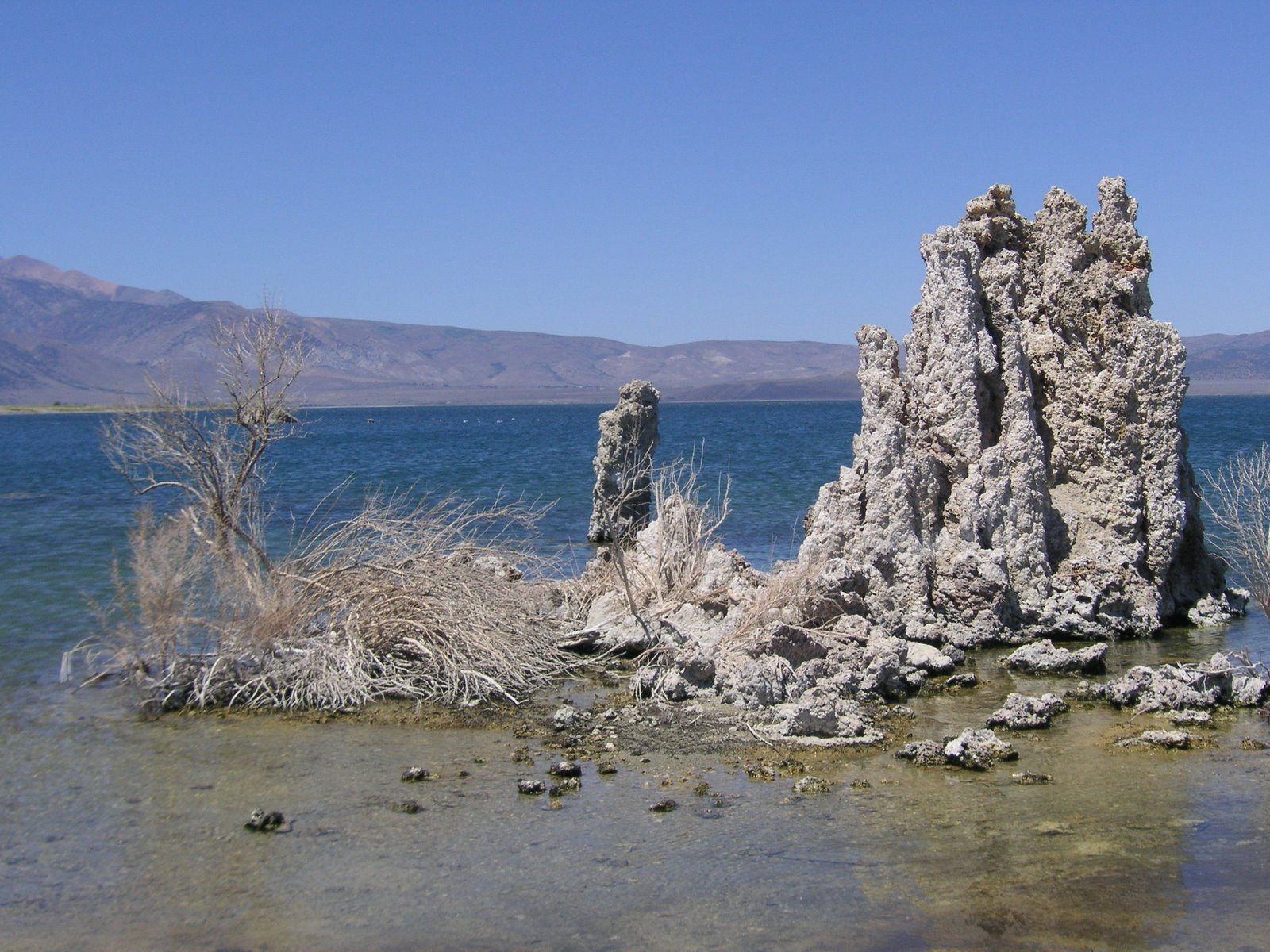 [mono_Lake_002.JPG]