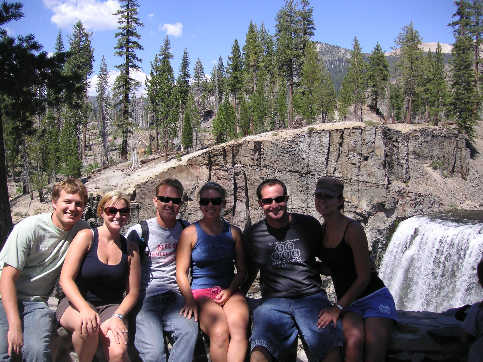 [rainbow_falls_002.JPG]